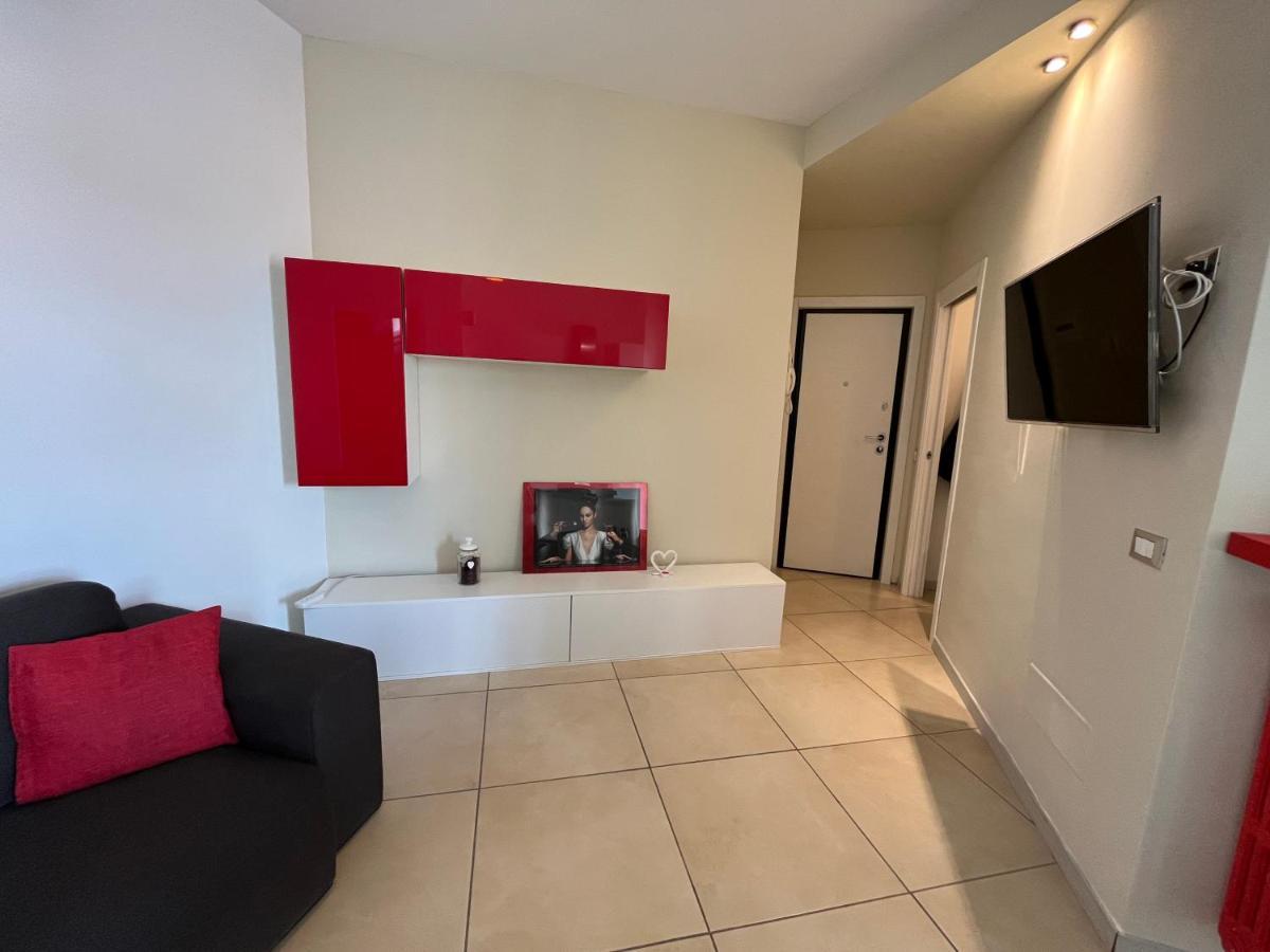 Bilocale In Centro - 10Km Da Malpensa Apartment กัลลาราเต ภายนอก รูปภาพ
