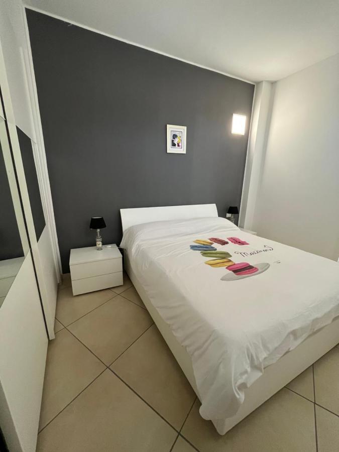Bilocale In Centro - 10Km Da Malpensa Apartment กัลลาราเต ภายนอก รูปภาพ
