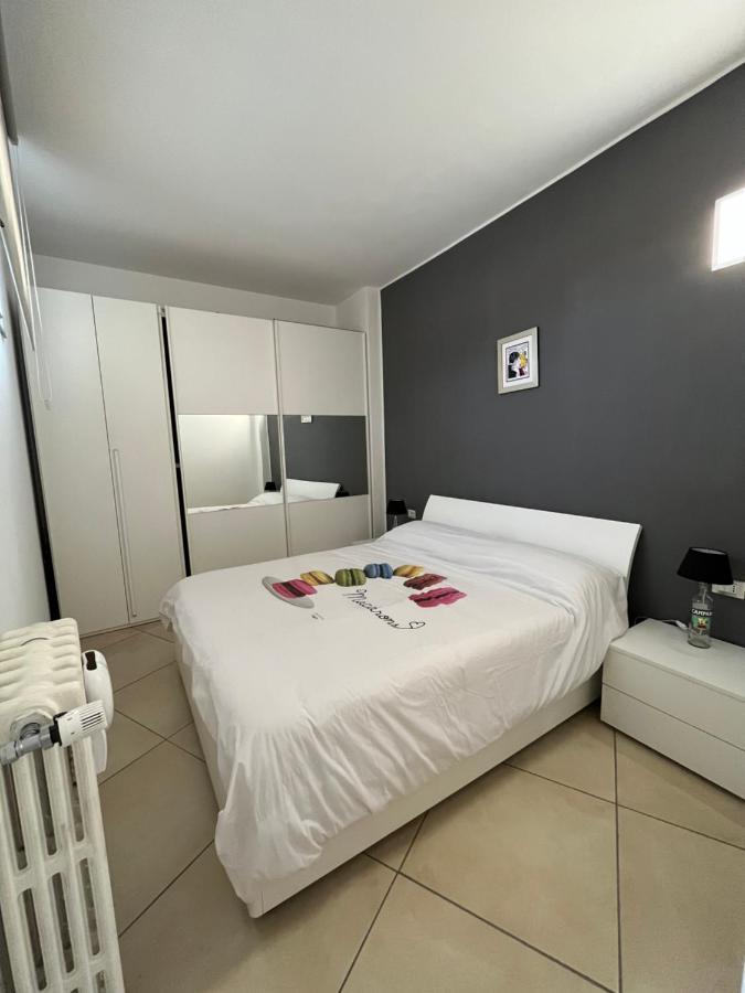 Bilocale In Centro - 10Km Da Malpensa Apartment กัลลาราเต ภายนอก รูปภาพ