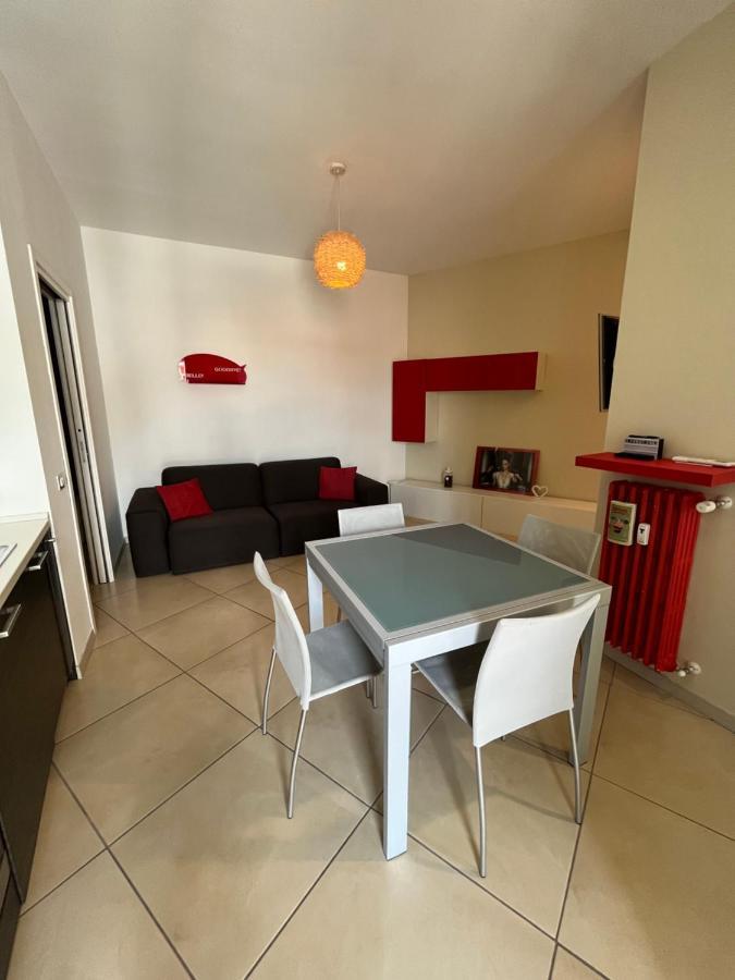 Bilocale In Centro - 10Km Da Malpensa Apartment กัลลาราเต ภายนอก รูปภาพ